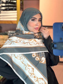 روسری حریر نخ دست دوز طرح گوچی 2