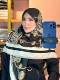 روسری حریر نخ دست دوز طرح پیچازی