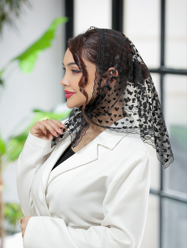روسری تور سه گوش مخمل فلوک دور دانتل پارچه وارداتی