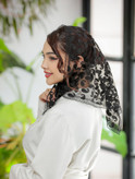 روسری تور سه گوش مخمل فلوک دور دانتل پارچه وارداتی